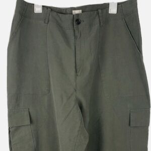 A New Day Cargo Pants Women's Size 14 Green Trousers Cuffed Pants